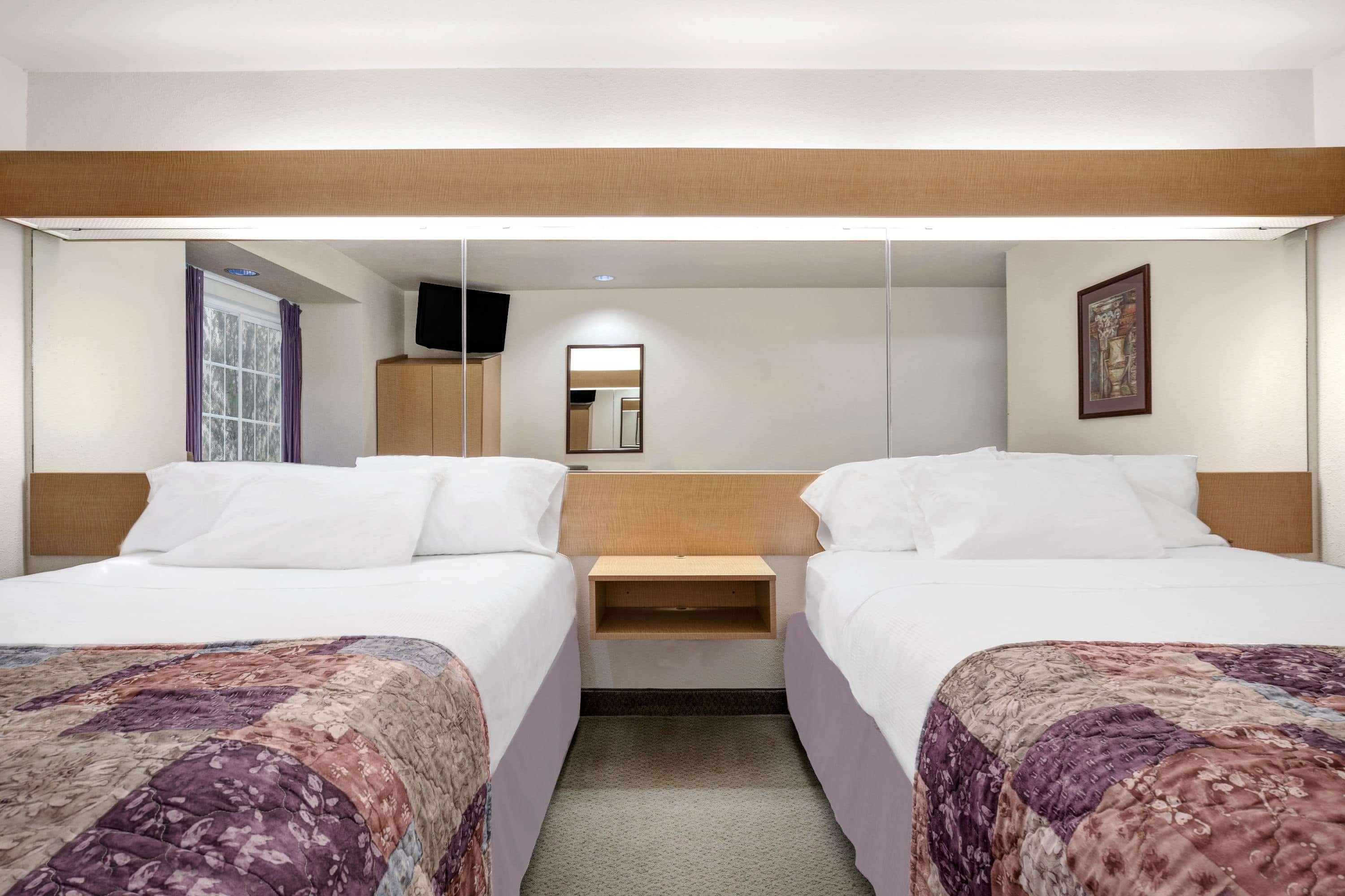 Microtel Inn & Suites By Wyndham Манкейто Экстерьер фото
